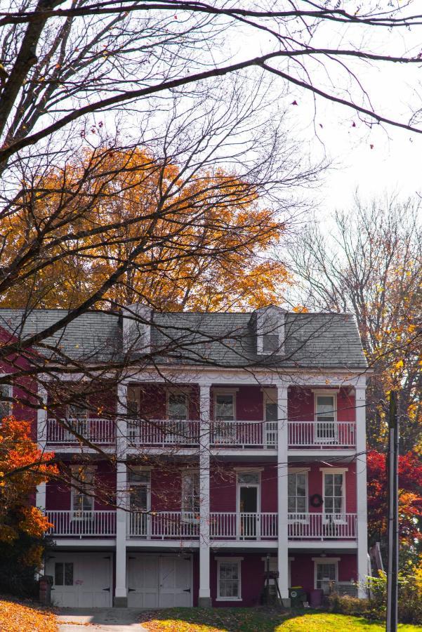 The Hollinger House Bed & Breakfast Lancaster Exterior photo